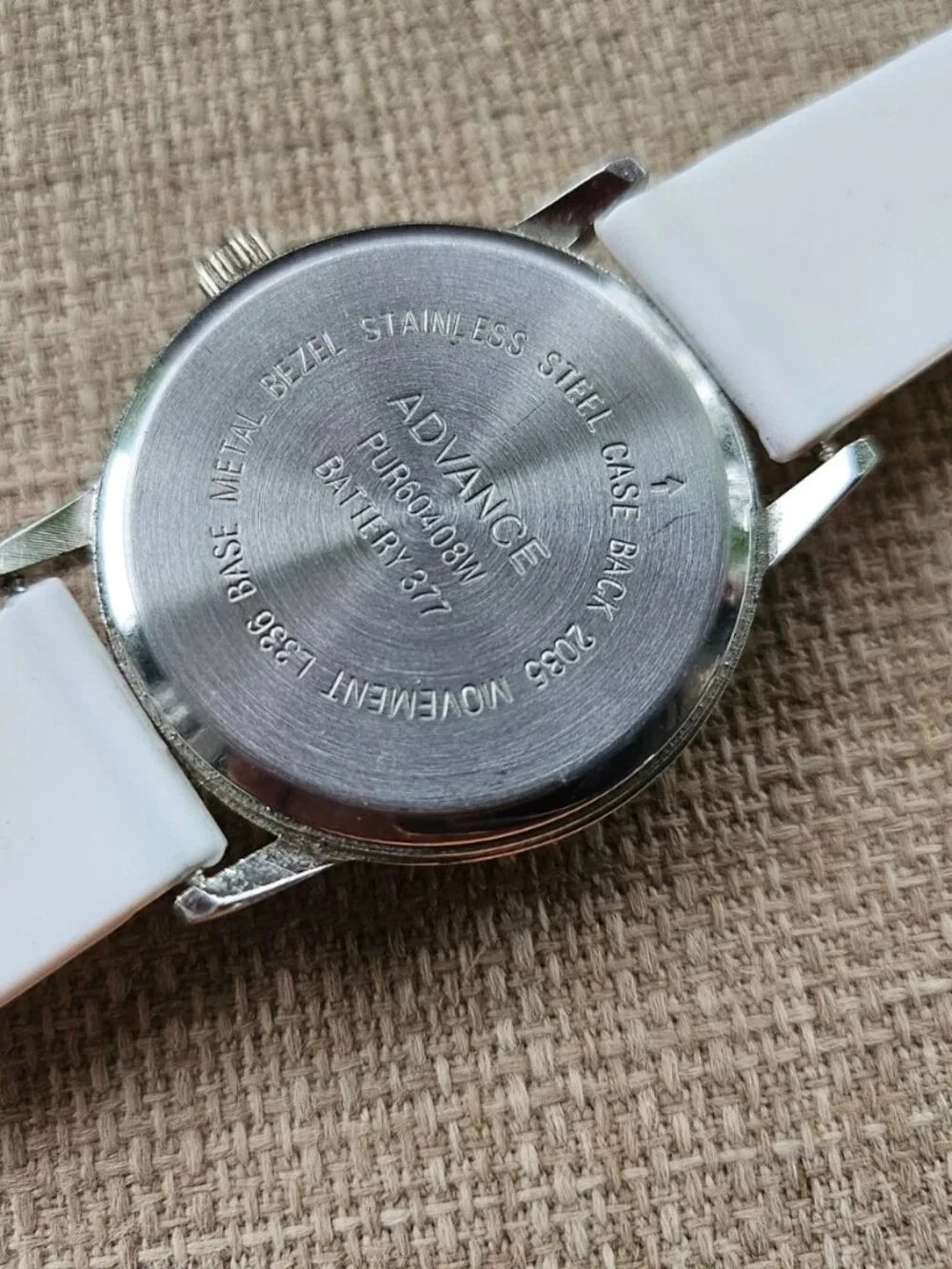 Advance Wristwatch White Face Silver Tone Case White Rubber Strap Analog Watch